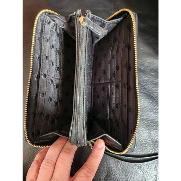 NWOT Juicy Couture star studded wallet Black Faux Leather Zippered Wallet w/ Stu - Picture 4 of 9